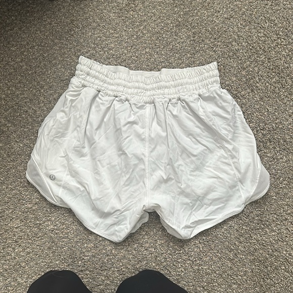 Lululemon hotty hot lined 4in which - Picture 2 of 3